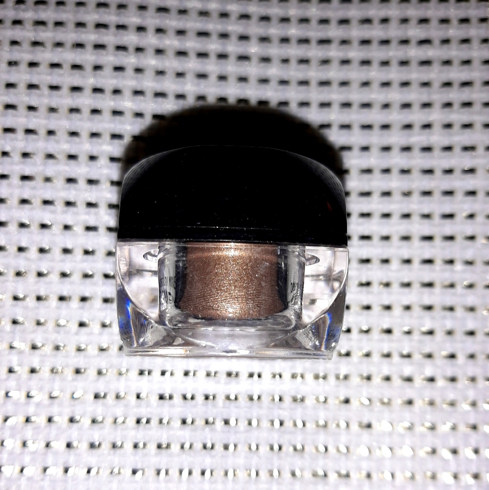 Host Pick!NIB Younique Pigment Shimmer Eyeshadow